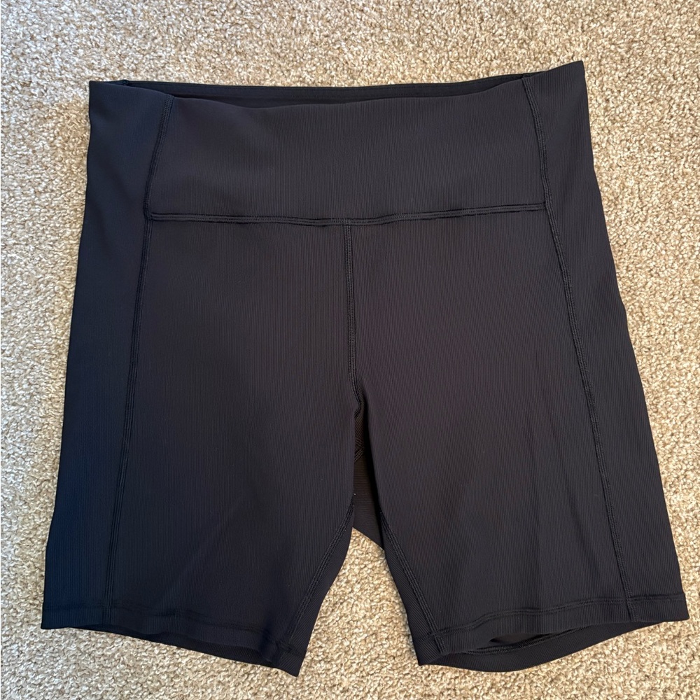 Lululemon Black Ribbed Contoured Fit High Rise Short 8” size 14